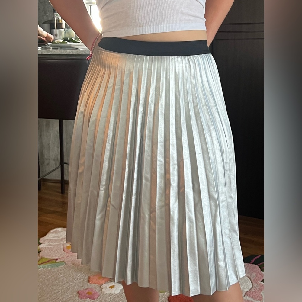 Made I Italy pleated faux leather silver skirt M